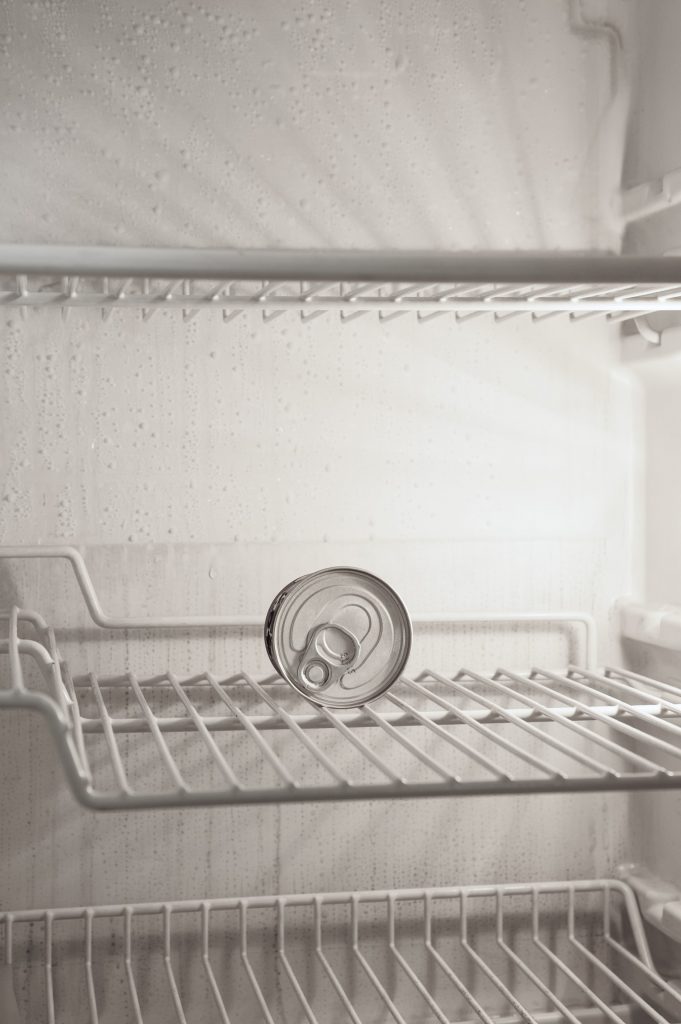Как чистить пластиковый холодильник