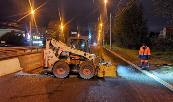 В минувшие выходные в Иркутске продолжался укладка асфальта на нескольких улицах                            