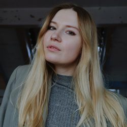 Когда можно начать краситься