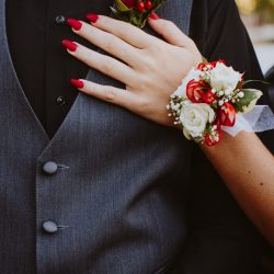 Наращивание ногтей на свадьбу