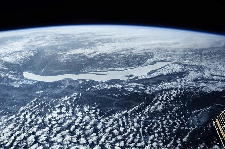 Байкал из космоса (фото российский космонавт Антон Шкаплеров)