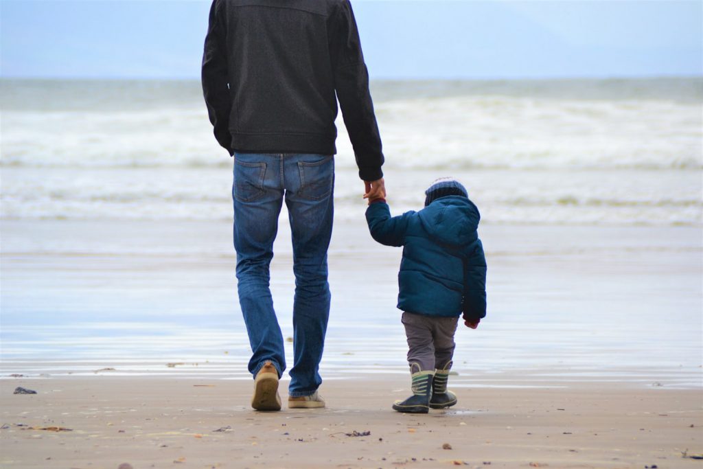 Почему роль отца в воспитании ребенка очень важна?