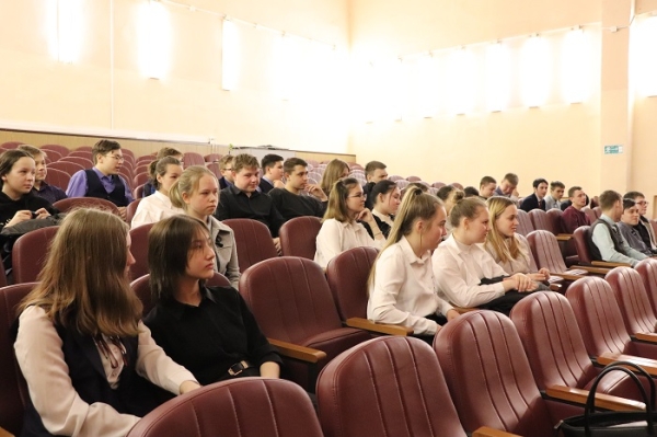 
			В Иркутском районе в рамках проекта «Вместе» проходят встречи школьников с Советом ветеранов		
