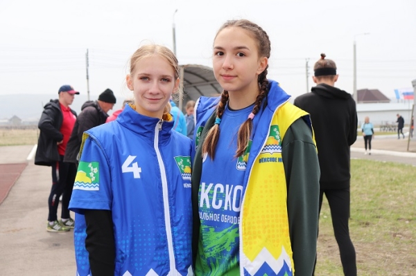 
			Команда Хомутовского МО - чемпионы первых юниорских сельских спортивных игр Иркутского района		