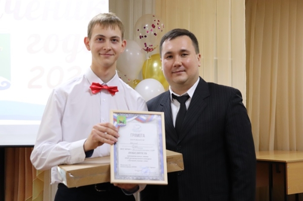Егор Зверев из Большереченской школы стал победителем районного конкурса «Ученик года 2022»