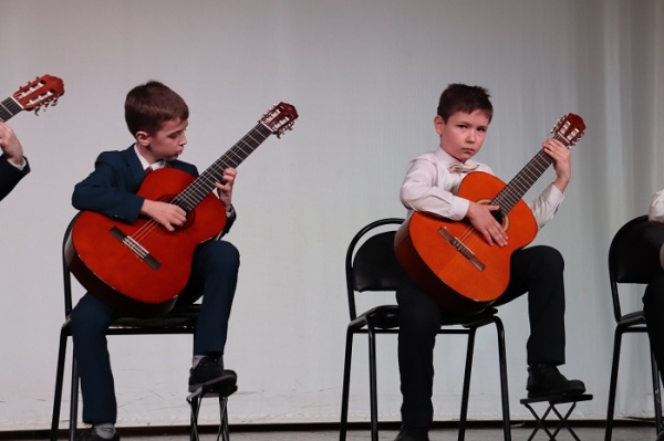 
				В районном конкурсе «Музыкальные родники» приняли участие более 50 исполнителей-народников			