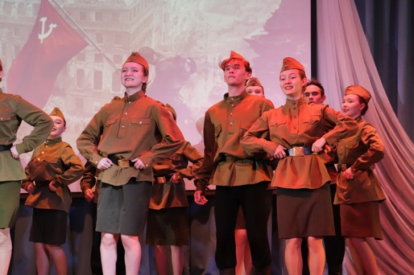 
				Для ветеранов труда и детей войны из Иркутского района провели концерт ко Дню Победы			