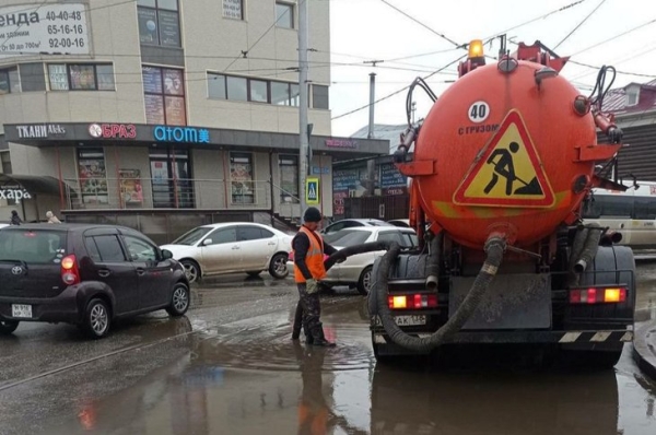 
                Городские службы Иркутска перешли на усиленный режим работы из-за погодных условий
                
            