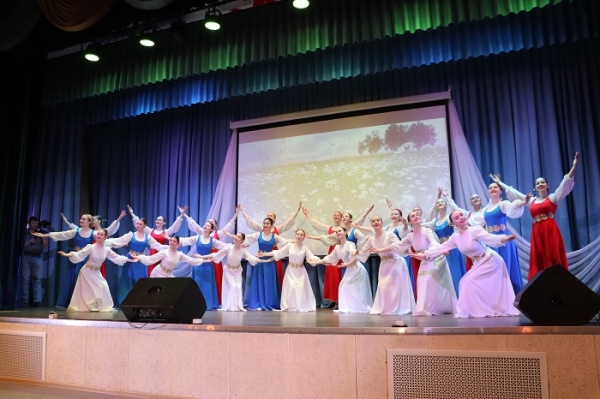 
				Для ветеранов труда и детей войны из Иркутского района провели концерт ко Дню Победы			