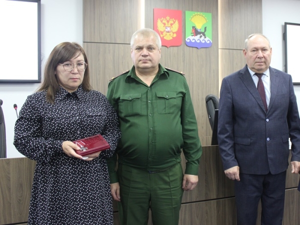 
			В Иркутском районе вручили государственные награды родным погибших в зоне СВО		