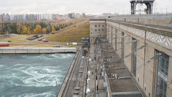 С 2 сентября на Иркутской ГЭС увеличат сбросы воды