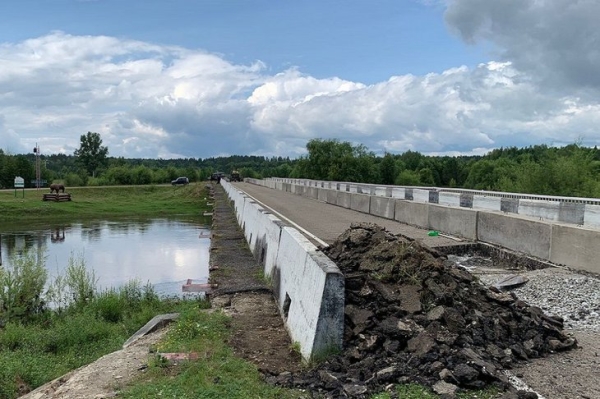 
                В Заларинском районе ремонтируют мост через реку Тагна
                
            