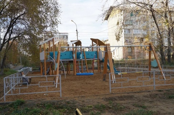 
                На улице Баумана благоустроили придомовую территорию и установили детскую площадку
                
            