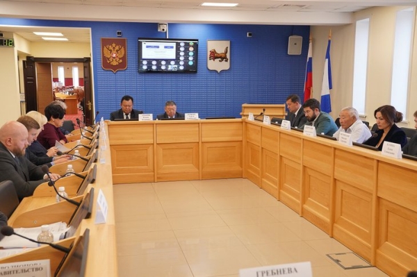 
                Депутаты ЗС Иркутской области поддержали законопроект о выделении бесплатных земельных участков ветеранам СВО
                
            