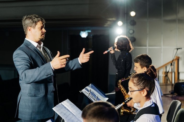 
                Заявки на участие в музыкальном конкурсе «Джаз на Байкале» принимают до 20 октября
                
            