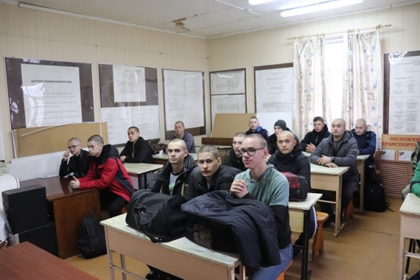 
			В Иркутском районе первые призывники отправились на срочную службу		