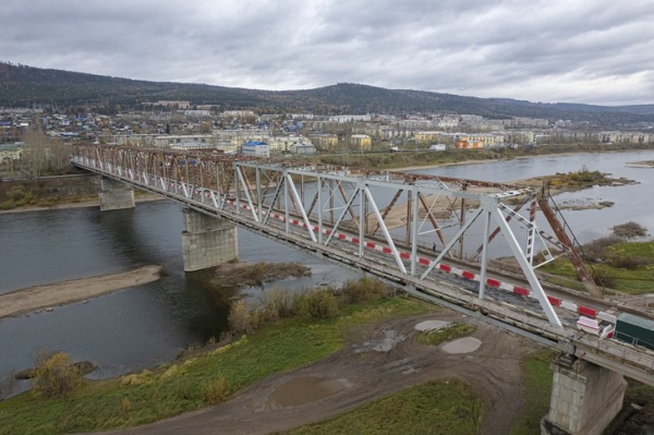 
                Игорь Кобзев рассказал о капремонте моста через Лену в Усть-Куте
                
            