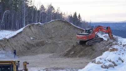Земляные работы на строящемся участке автодороги в обход посёлков Моты и Чистые Ключи продолжат зимой                            