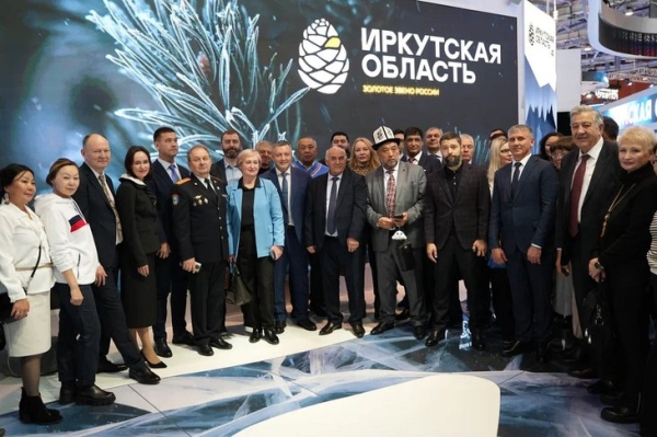 
                Игорь Кобзев открыл стенд Иркутской области на Международной выставке-форуме «Россия» на ВДНХ
                
            