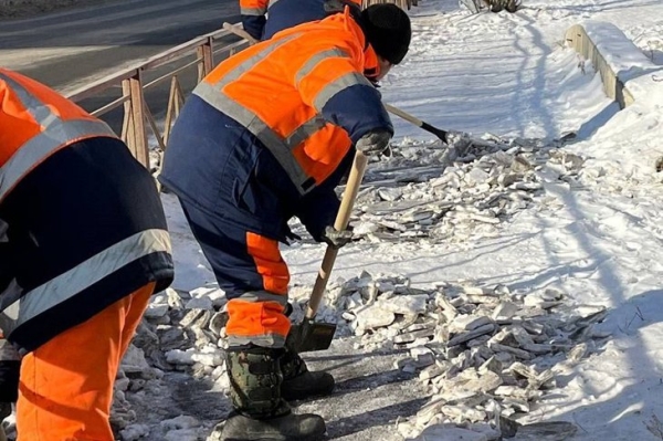 
                В Иркутске круглосуточно чистят дороги и общественные пространства от снега
                
            