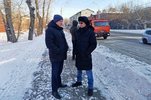 
                В Иркутске круглосуточно чистят дороги и общественные пространства от снега
                
            