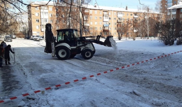 В Октябрьском районе от снега очистили около 340 дворов                            