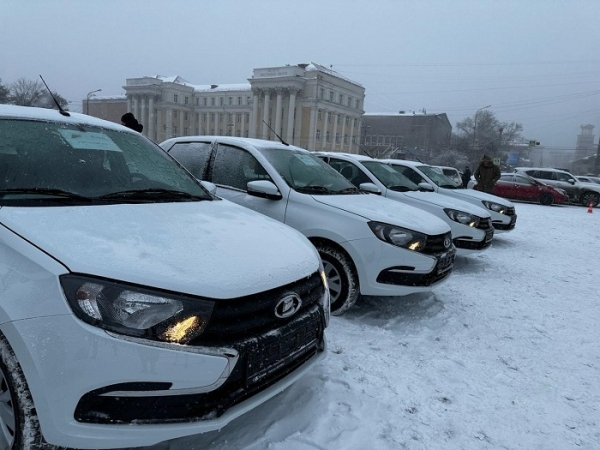 
			Новые автомобили для обслуживания жителей отдаленных сел и деревень поступили в Иркутскую районную больницу		