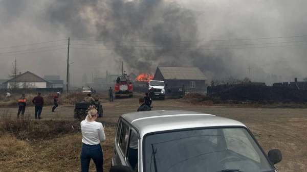 В Иркутской области локализовали пожар в 8 СНТ, повреждены около 188 строений
