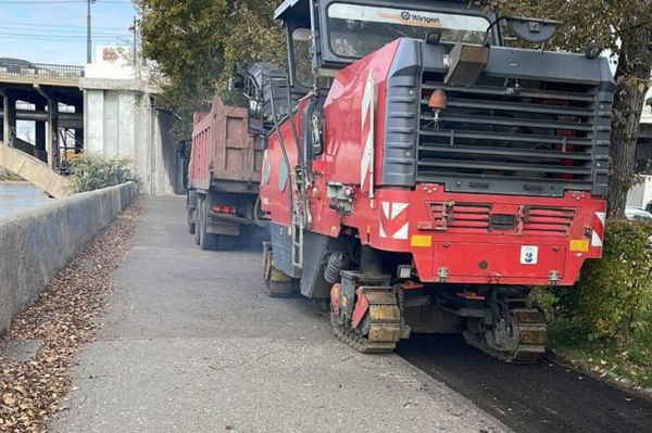 
                На бульваре Гагарина начали ремонтировать тротуар
                
            