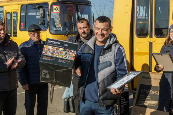 
			Семь водителей школьных автобусов приняли участие в районном конкурсе профессионального мастерства		