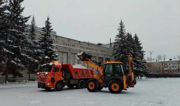 В Иркутске ведется круглосуточная уборка дорог                            