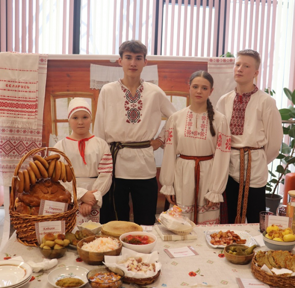 
			Фестиваль «Созвездие дружбы» Иркутского района – победитель национального конкурса		