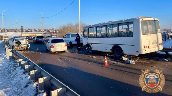 В Черемхово столкнулись автобус и иномарка, три человека попали в больницу