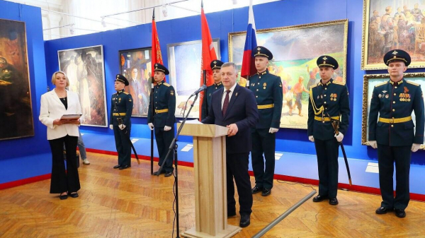 Выставку графических портретов участников СВО "Воины Байкала" открыли в Иркутске