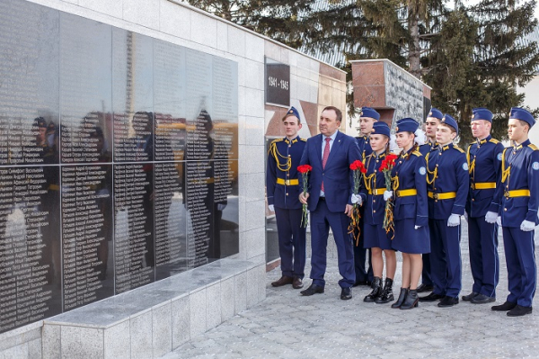
			Вышел в свет новый сборник о памятниках и мемориалах Иркутского района «Память, одетая в камень»		