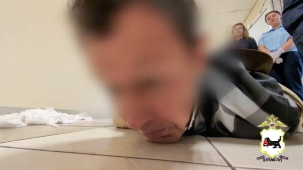 Напавшего на врачей в иркутской больнице мужчину заключили под стражу