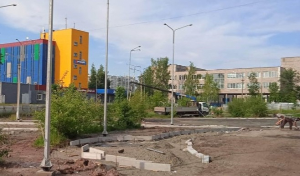 Дворы и общественную территорию благоустраивают в Братске                            