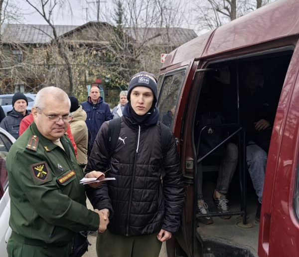 
			Первые призывники Иркутского района отправились на областной сборный пункт		