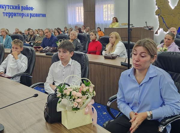 
			Государственные награды вручили семьям погибших бойцов Иркутского округа		