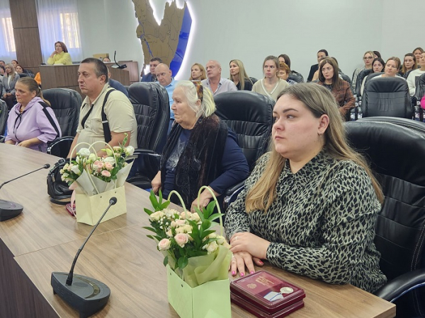 
			Государственные награды вручили семьям погибших бойцов Иркутского округа		