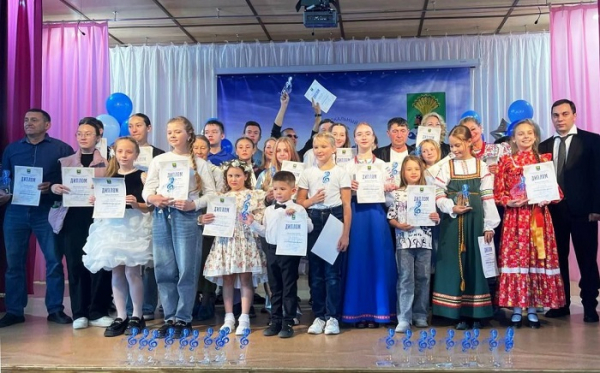 
			«Байкальская волна» объединила 35 коллективов и 48 солистов   		