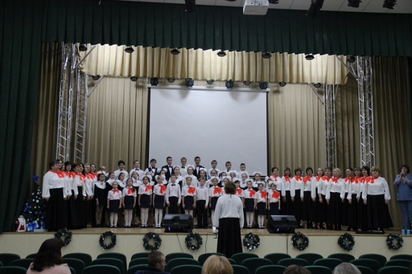 
			Более 350 человек приняли участие в фестивале школьных  хоровых коллективов и вокальных ансамблей «Поющие сердца» 		
