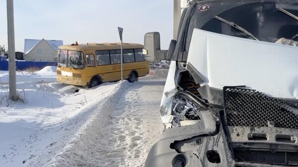 В Иркутской области школьный автобус попал в ДТП, пострадал один ребенок