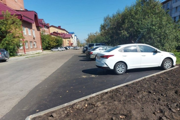 
                В Иркутске обустроили дополнительные парковочные места у поликлиники №8
                
            