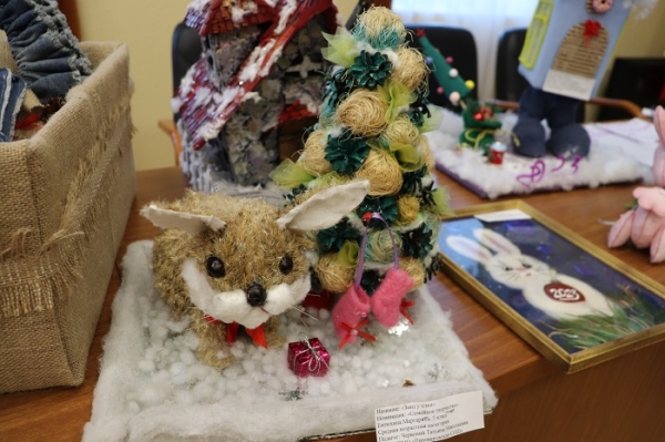 
			Более тысячи работ представили школьники Иркутского района на конкурс «Новогодняя игрушка»		