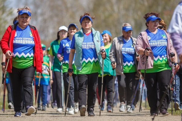 
			Около 250 пенсионеров Иркутского района приняли участие в фестивале скандинавской ходьбы		