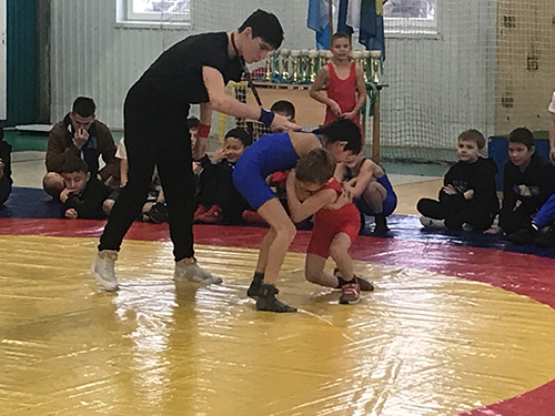
			Новогодний турнир по вольной борьбе провела «Спортивная школа» Иркутского района		
