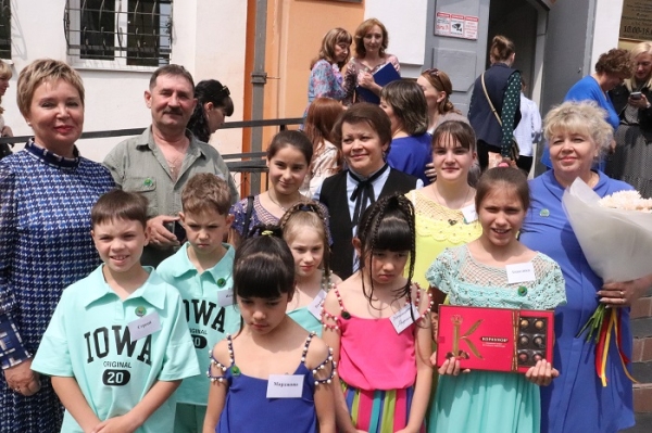 
			Дети из многодетной семьи Разваляевых Иркутского района стали финалистами фестиваля «Байкальская звезда» 		