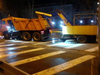 В Иркутске продолжается уборка дорог и общественных пространств                            