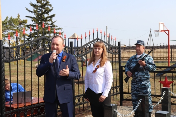 
				В День Победы в деревне Бургаз открыли памятник землякам, участникам Великой Отечественной войны			